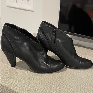 Cole Haan Black Leather Heeled Ankle Boots size 8